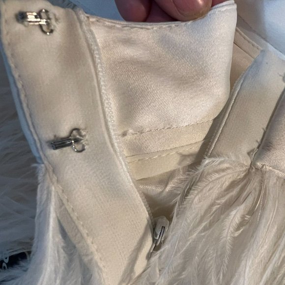 💥STUNNING💥Fluffy Feather Mini Skirt in In Soft Ivory - Picture 6 of 12